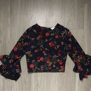 inTu Floral Crop Shirt